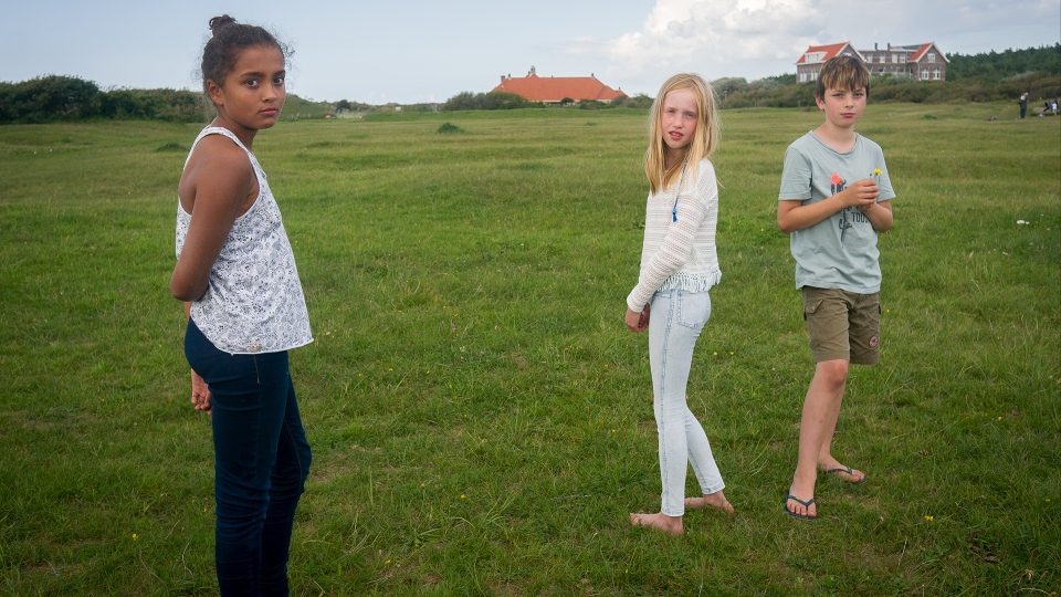 Noa, Levi en doortje op het Engelse veld in Bergen aan Zee in 2017